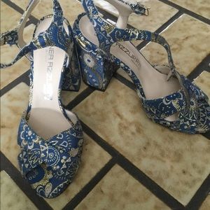 Lineazzura Fabric blue and gold. High heel sandal